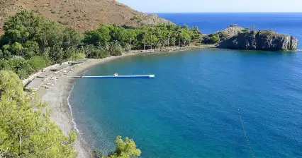 메수디예 해변에서 수영하기